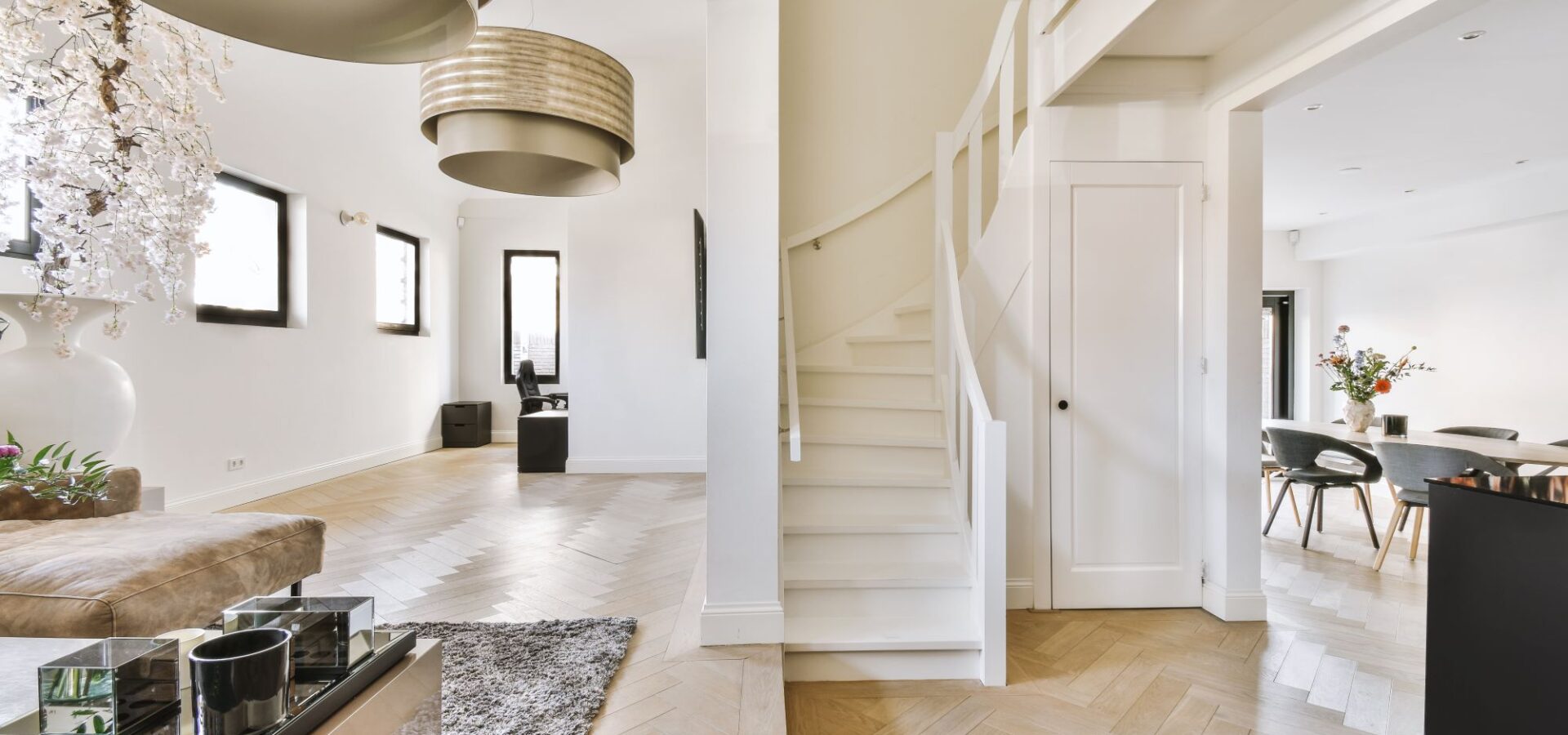 TIPS FOR CHOOSING THE RIGHT NEIGHBORHOOD